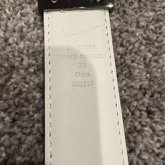 Nike Golf Reversible Leather Men's Belt - Picture 5 of 5